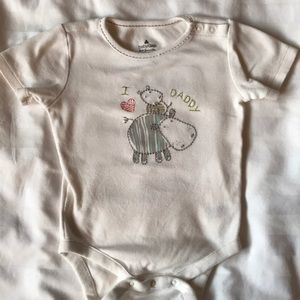 Baby Gap I💗Daddy cream onesie/bodysuit shirt sleeves snap crotch EUC